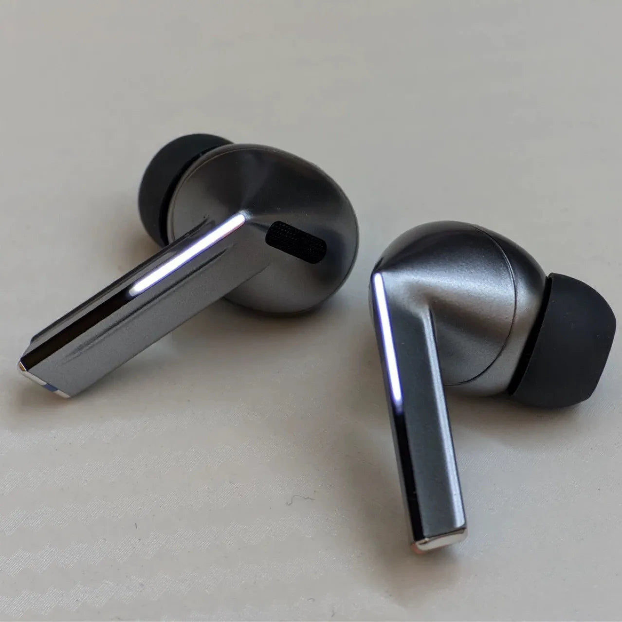 سماعات Buds 3 Pro بإلغاء الضوضاء - سماعات بلوتوث لاسلكية TWS مع شحن لاسلكي وصوت HiFi غامر
